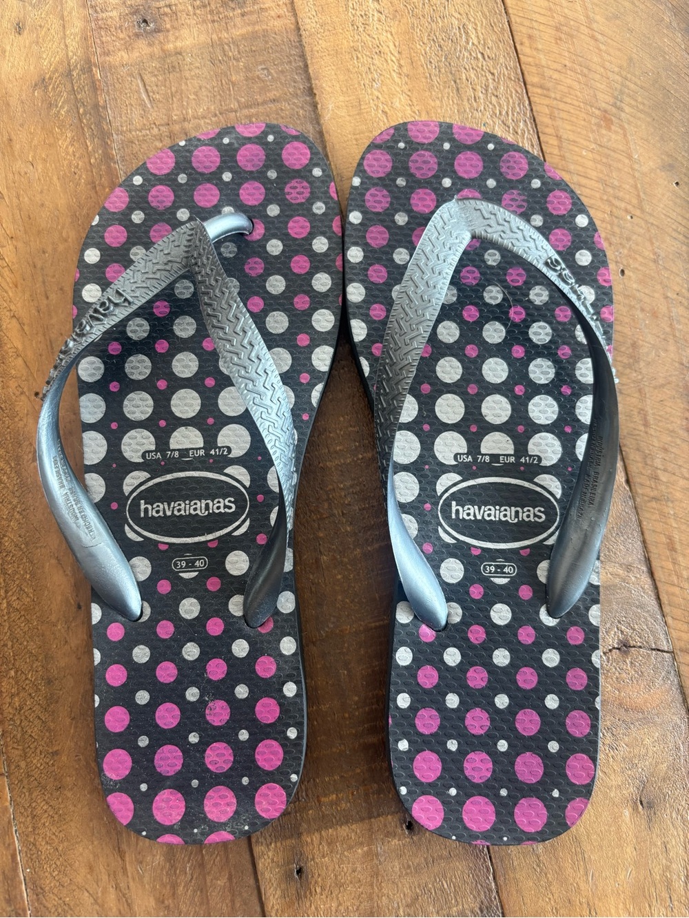 Pewter Havainas flip-flops. Size 9